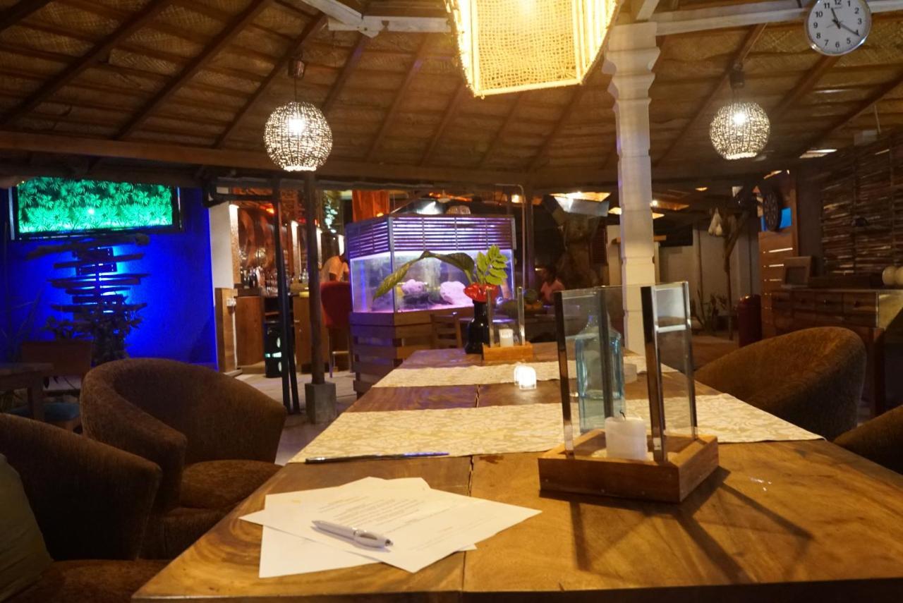 Red Coconut Villa Bentota Exterior photo