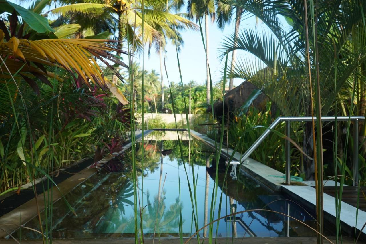 Red Coconut Villa Bentota Exterior photo