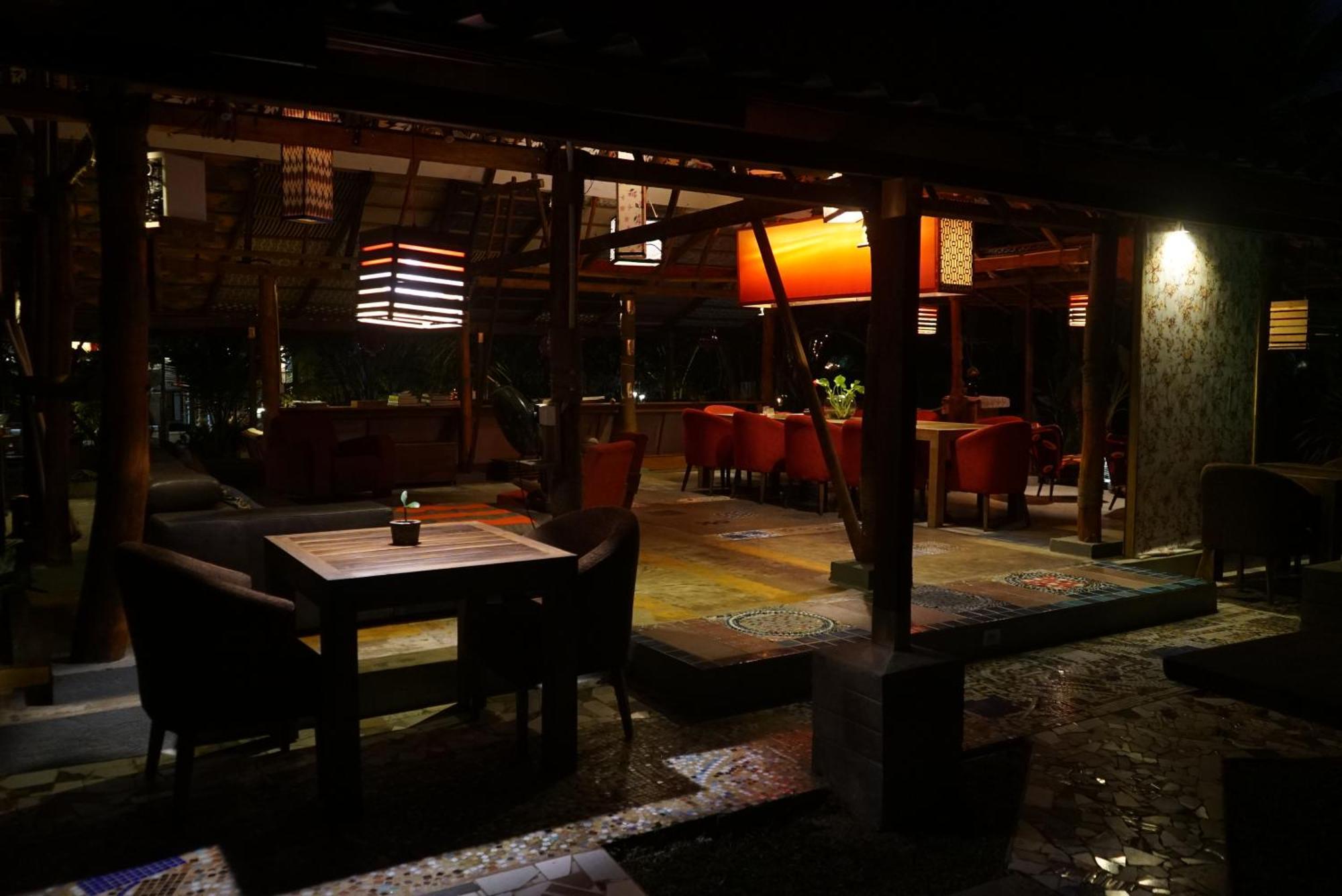 Red Coconut Villa Bentota Exterior photo