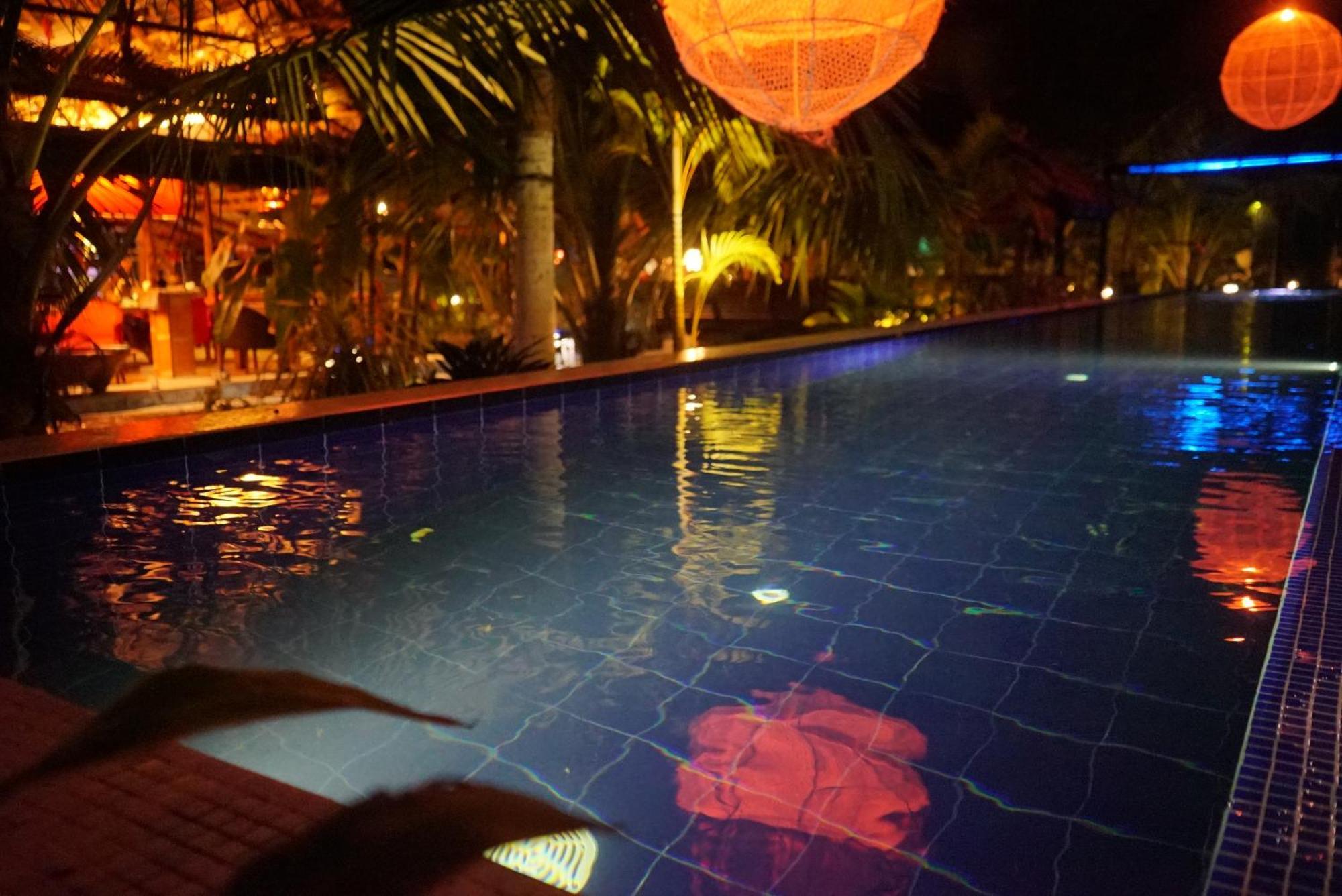 Red Coconut Villa Bentota Exterior photo