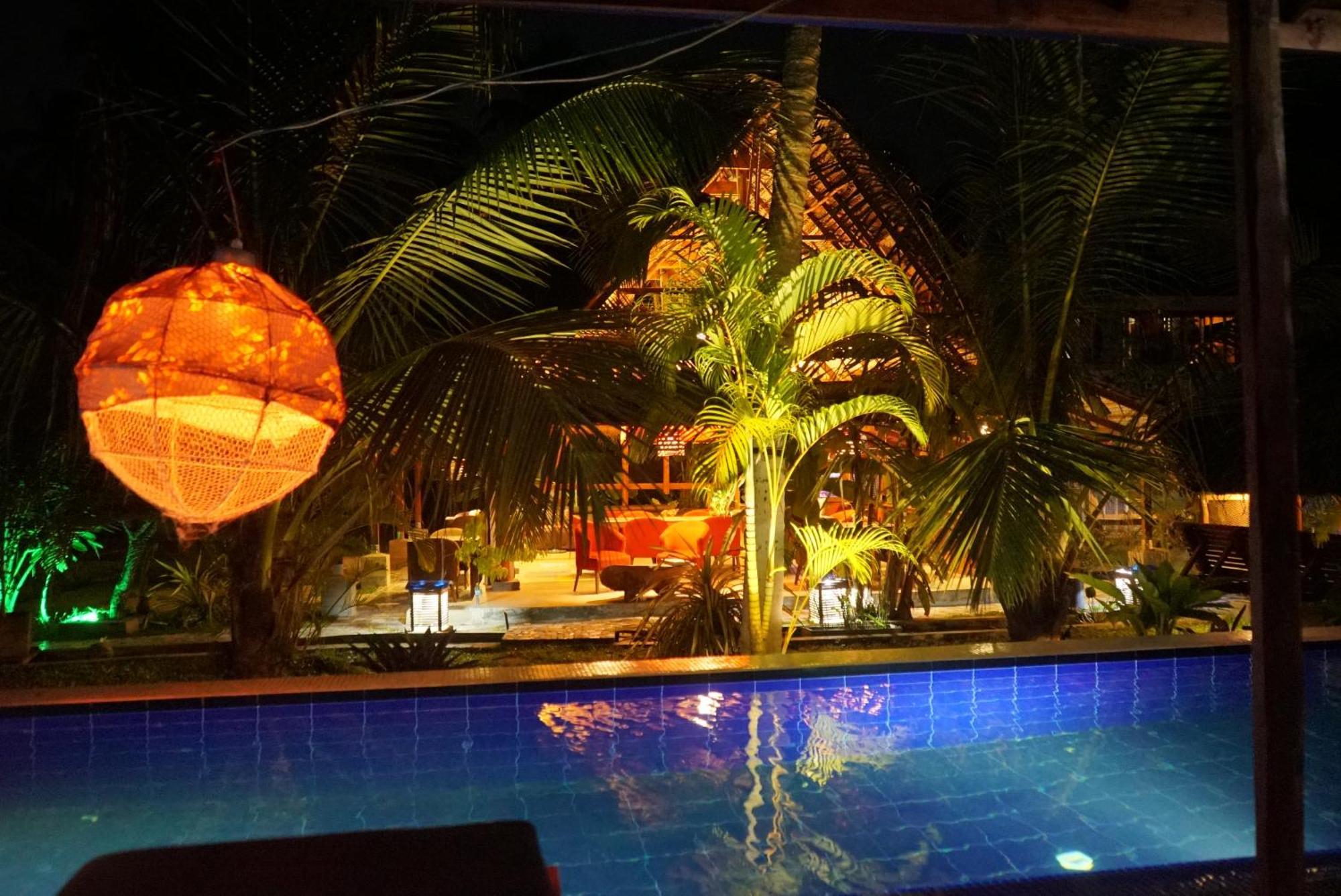 Red Coconut Villa Bentota Exterior photo